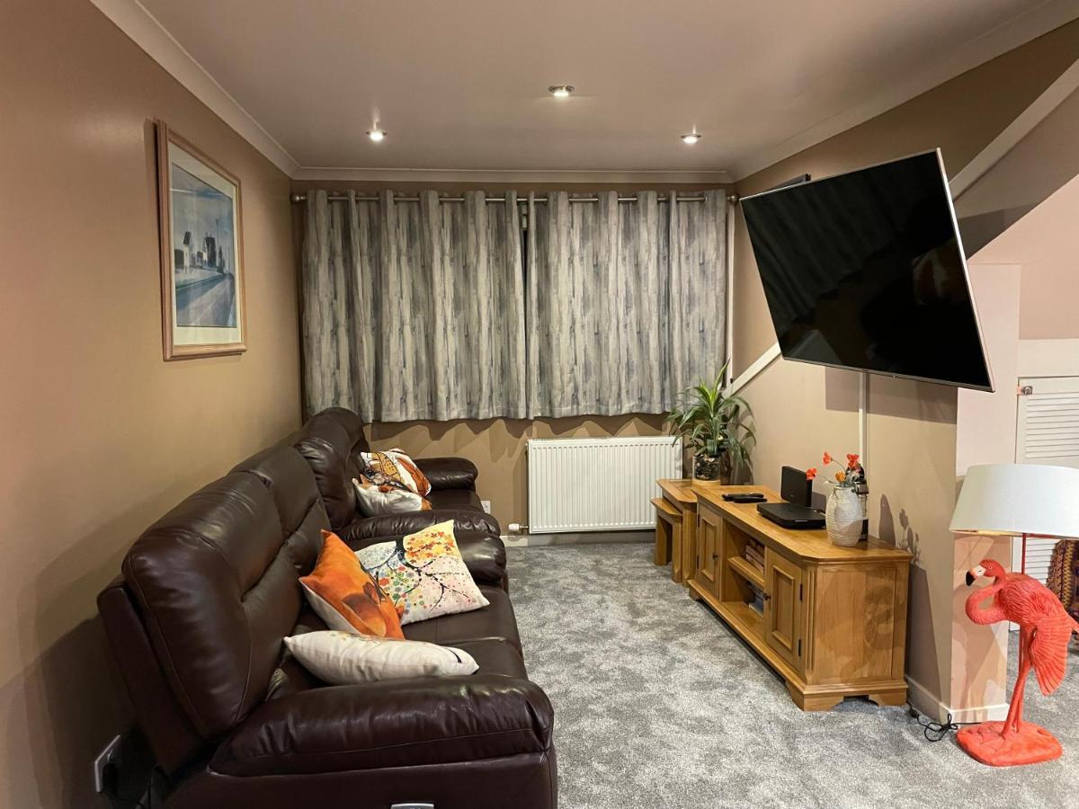 Premium 2Nd Floor 2 Bed Apt Sleeps 4 Adults In Oban Town Экстерьер фото