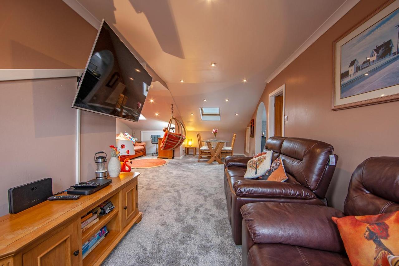 Premium 2Nd Floor 2 Bed Apt Sleeps 4 Adults In Oban Town Экстерьер фото